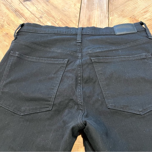 Madewell 9” Mid-Rise Button Fly Skinny Stretch Jeans in Dark Black Wash - Picture 10 of 13